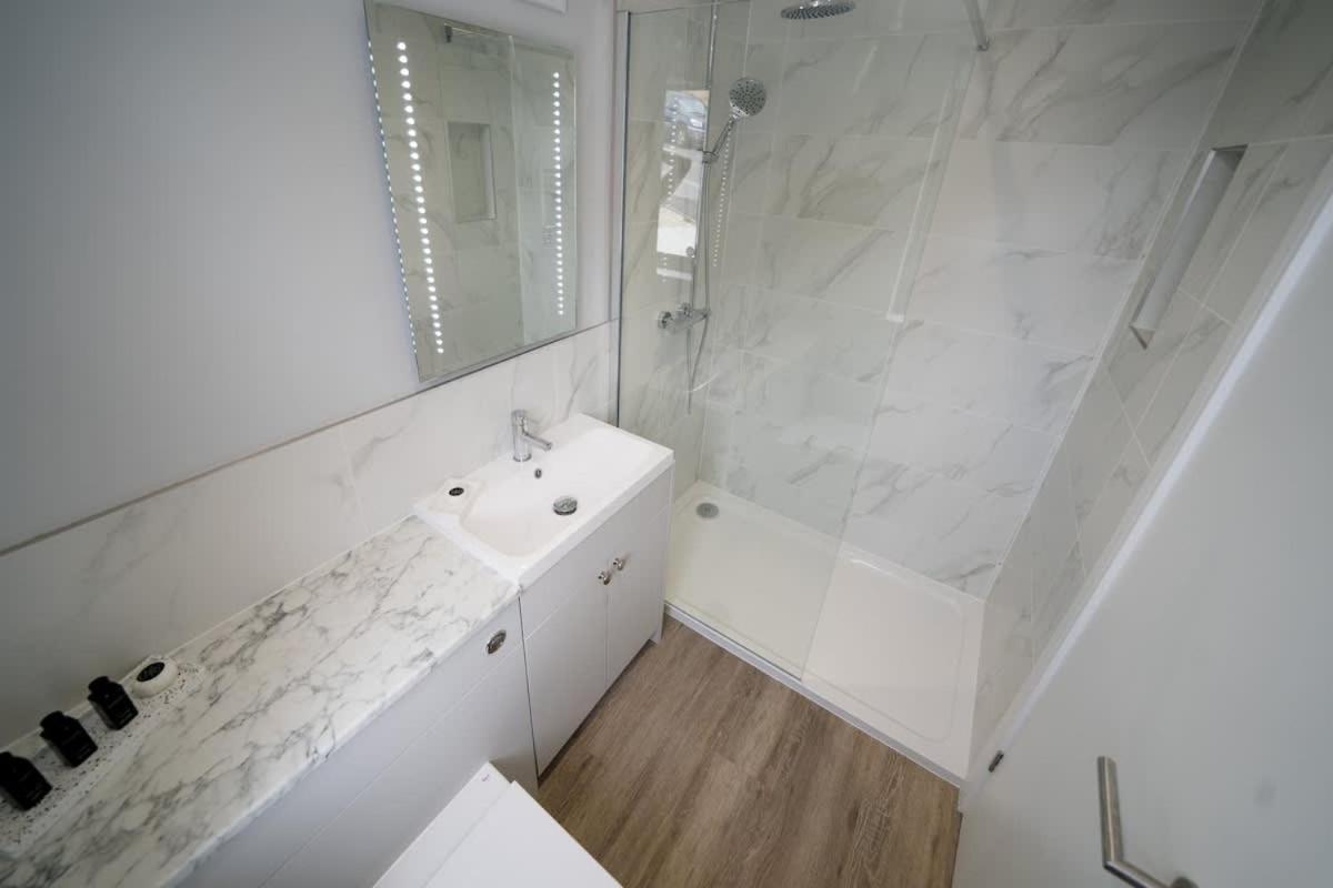 Rotherwood, Gurnard Seafront Ngoại thất bức ảnh